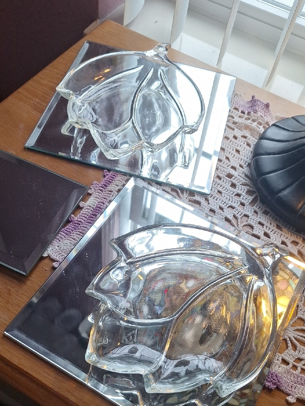 Clear Glass Leaf-Shaped Serving Dish - Elegant Home Dining